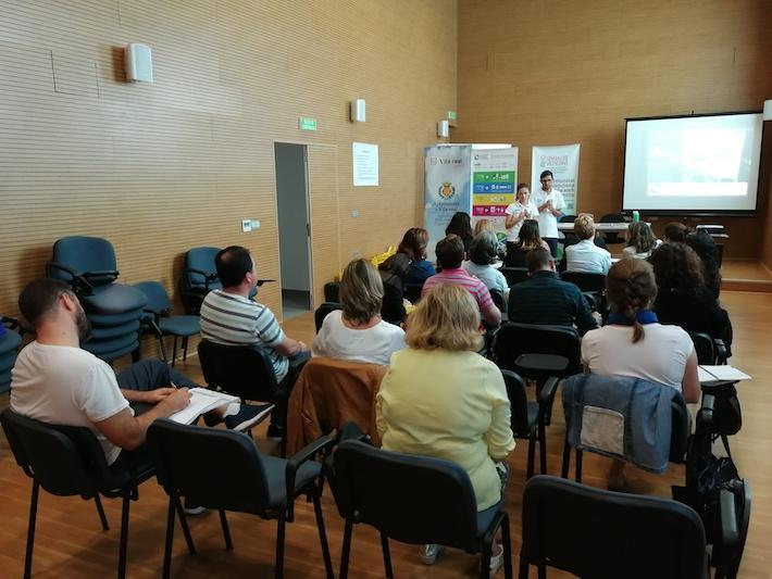 La Maleta del Reciclatge arriba a professorat d'Infantil i Primària 