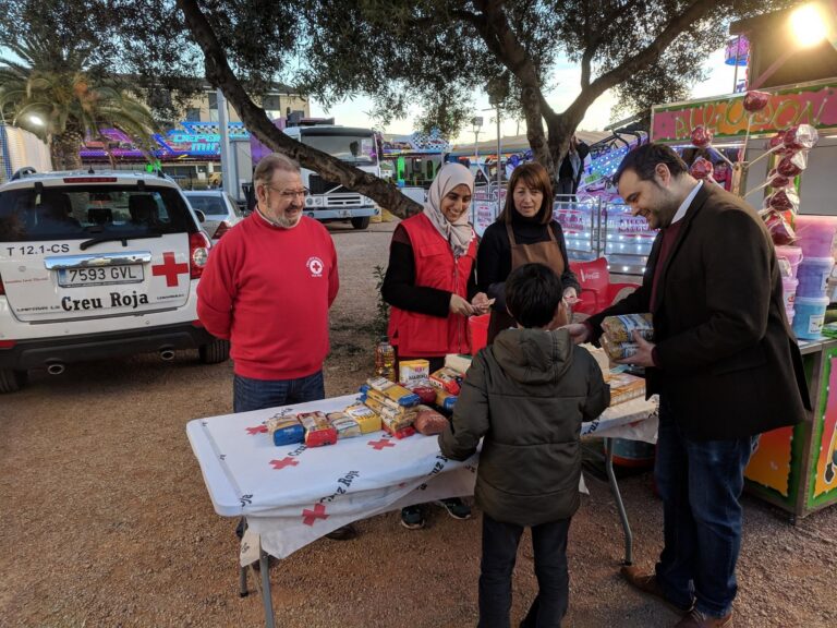 La societat vila-realenca mostra la seua solidaritat en la Fira d'atraccions del comerç local