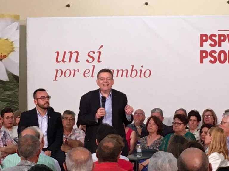 Ximo Puig visita als afiliats del PSPV a Vila-real en un acte electoral multitudinari
