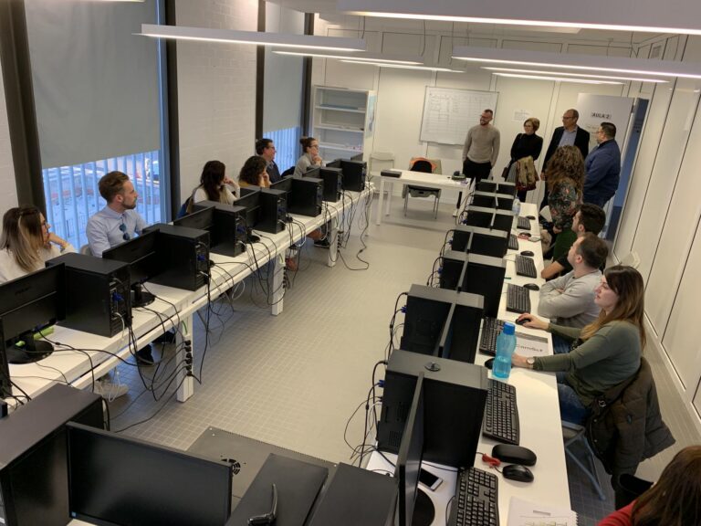 Més de 70 alumnes es presenten als exàmens d'Aula Mentor Vila-real en una convocatòria de rècord