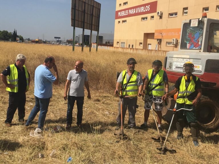 Serveis Públics engega una pla de xoc i neteja exhaustiu en solars i camins rurals durant els pròxims 15 dies