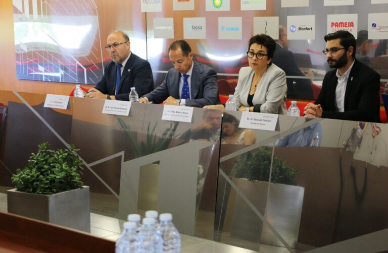 Obiol, en una jornada sobre la Llei de Gestió, Modernització i Promoció d' àrees industrials de la Comunitat en l'UJI