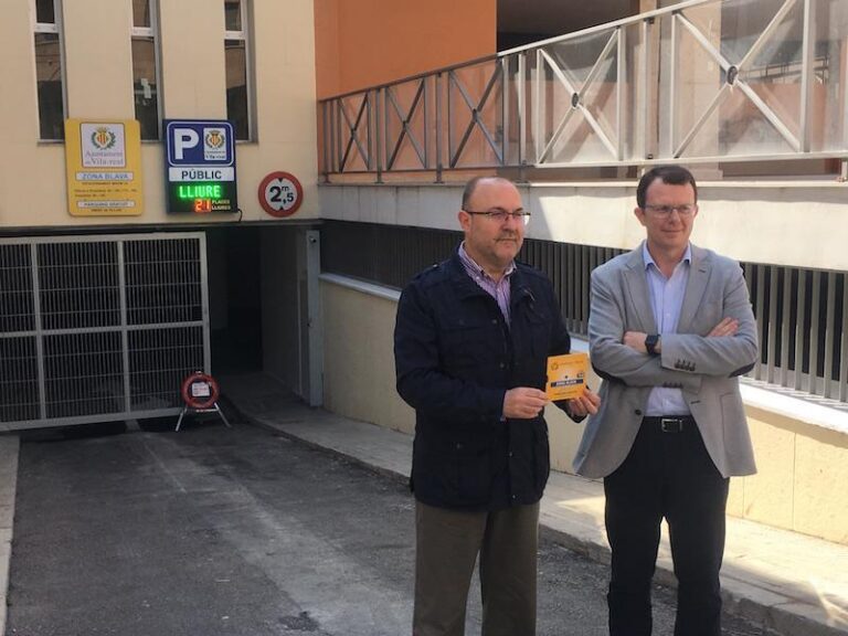 El pàrquing de la plaça Colom es reobri demà reconvertit en zona blava i amb una hora d'aparcament gratuït