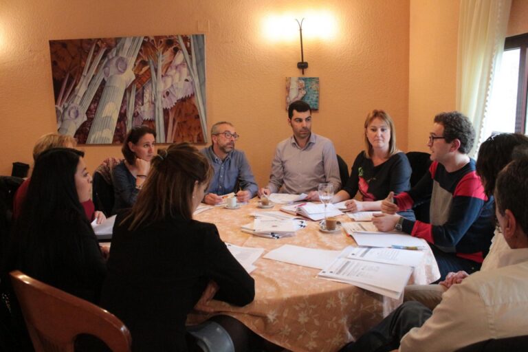 El consistori es reuneix amb el Fons Valencià per la Solidaritat per afermar la seua presència al organisme