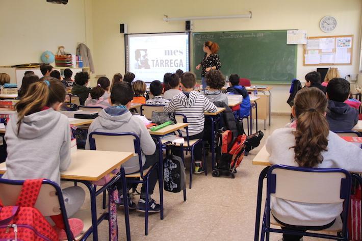 L’Escultor Ortells coneix més de prop la figura del compositor i guitarrista Francesc Tàrrega 