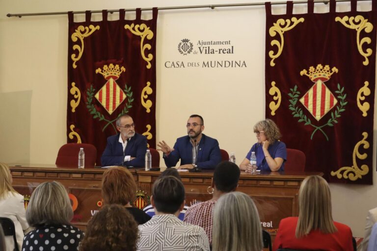 Vila-real aborda la ‘pandèmia silenciosa’ de la soledat i els seus efectes en la salut mental