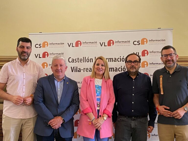 Vila-real es bolca en les seues festes i participa de la Tertúlia de Ximo Tirado
