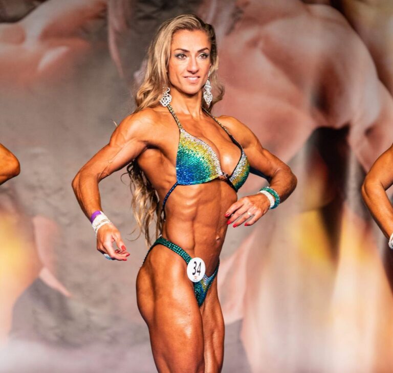 L’esportista vila-realenca Karina Milene da Silva, subcampiona d'Espanya de body fitness màster 