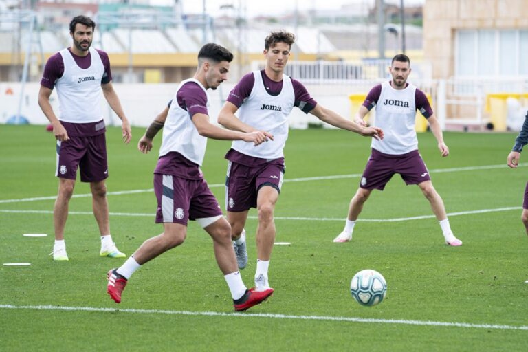 El Villarreal es prepara per a una marató de disputar quatre partits en deu dies