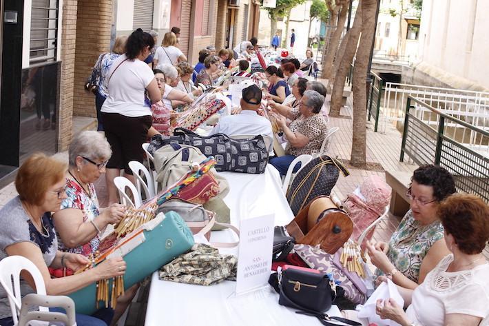 350 afeccionats i afeccionades de les labors es congreguen en la Glorieta 20 de febrer