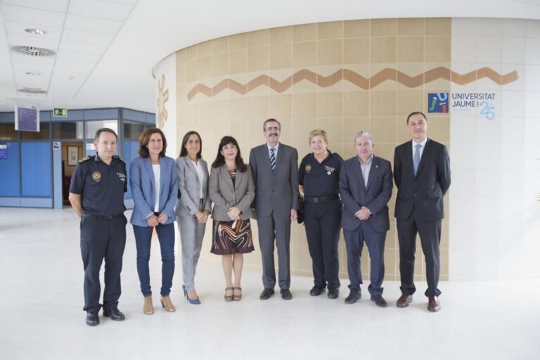 L'Ajuntament es reuneix amb l'UJI i l'Ivaspe per avançar en la creació de l'Escola de Mediació Policial