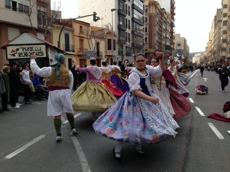 La reina de les festes declina participar en el Pregó de Castelló si no desfila amb la seua cort