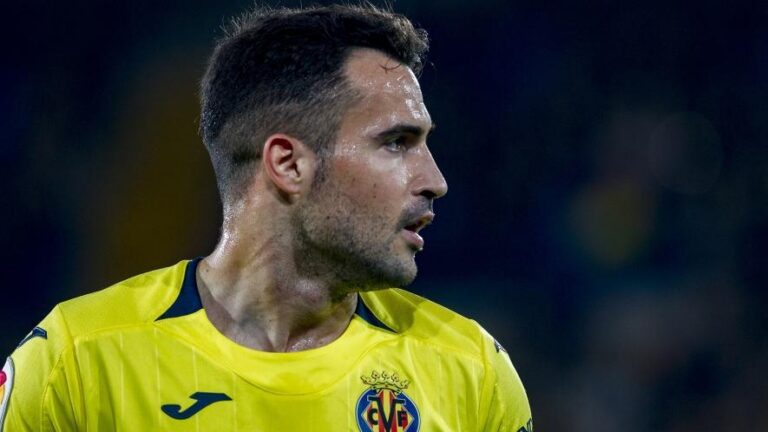 El lateral Mario Gaspar es converteix en el tercer jugador amb més partits oficials amb el Vila-real