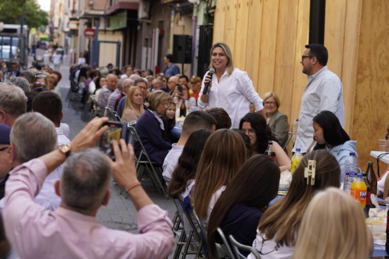 Barrachina acusa Benlloch de “narcisista” en l’esmorzar de festes amb 400 simpatitzants del PP de Vila-real