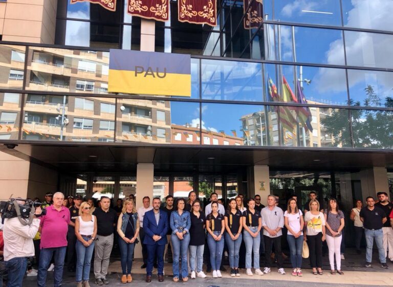 Almassora guarda un minut de silenci pel vila-realenc mort ahir en les festes del Roser