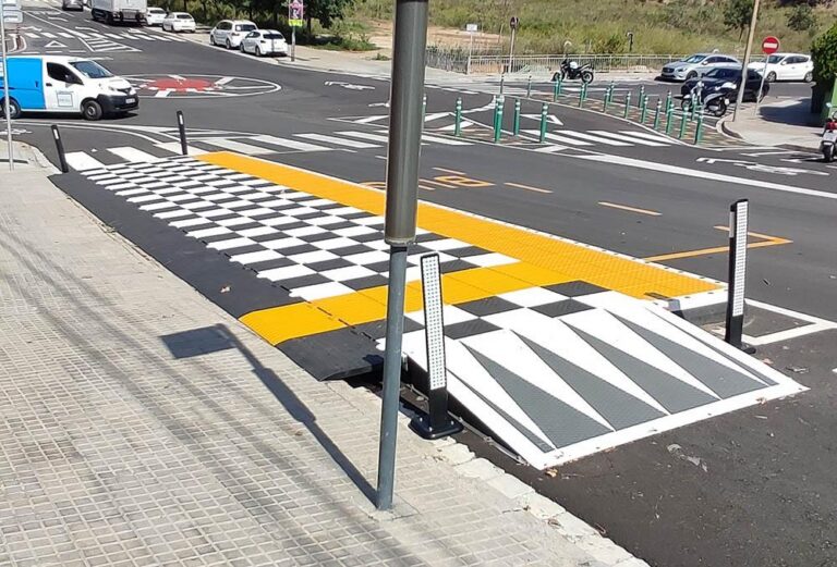 L’Ajuntament instal·larà 10 plataformes en les parades del bus urbà Groguet