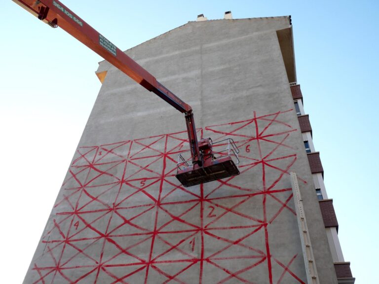 L’artista Mohamed L’Ghacham aterra a Vila-real per a crear la major obra d’art urbà del TEST fins a la data