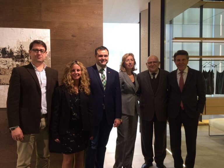 Compromís recolza el sector de la ceràmica a la Mostra d'Arquitectura Global de Porcelanosa