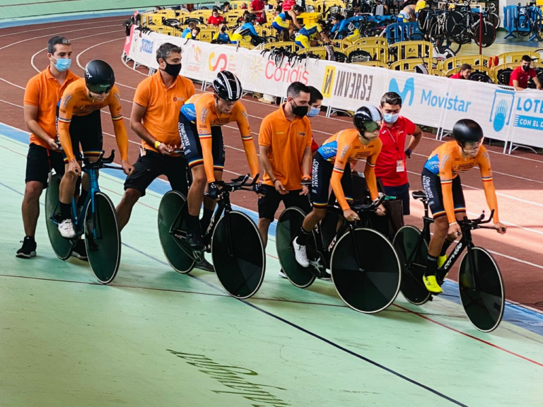 Dos jóvens ciclistes de Vila-real aconsegueixen l’or del Campionat d’Espanya de Pista 2021