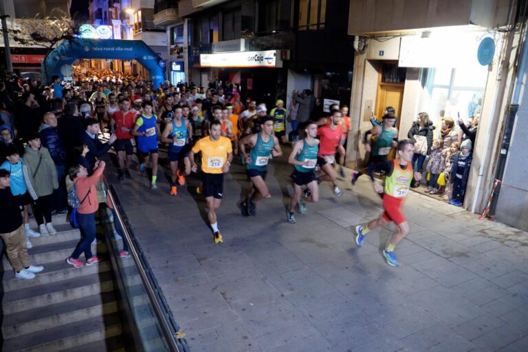 Al voltant de 1.000 persones participen en la Sant Silvestre de Vila-real