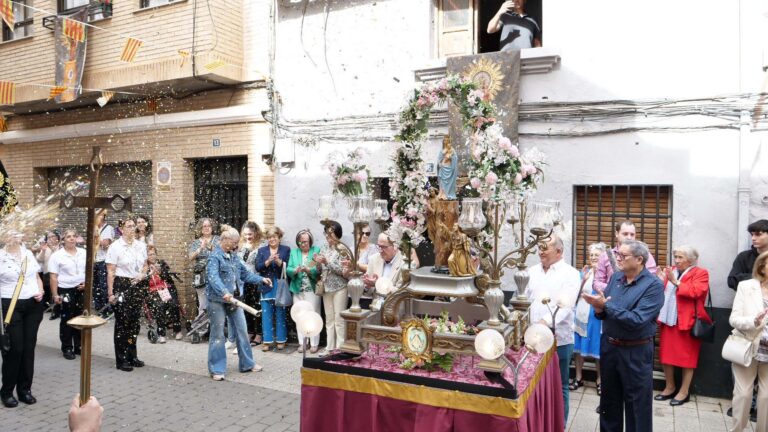 El barri del Pilar de Vila-real celebra la tradicional missa i processó