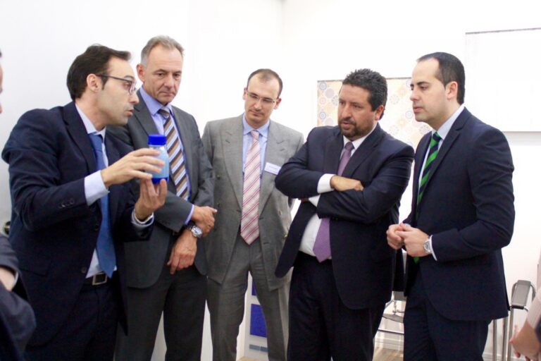 El PP de Vila-real visita la Fira Cevisama per mostrar el se suport al sector ceràmic