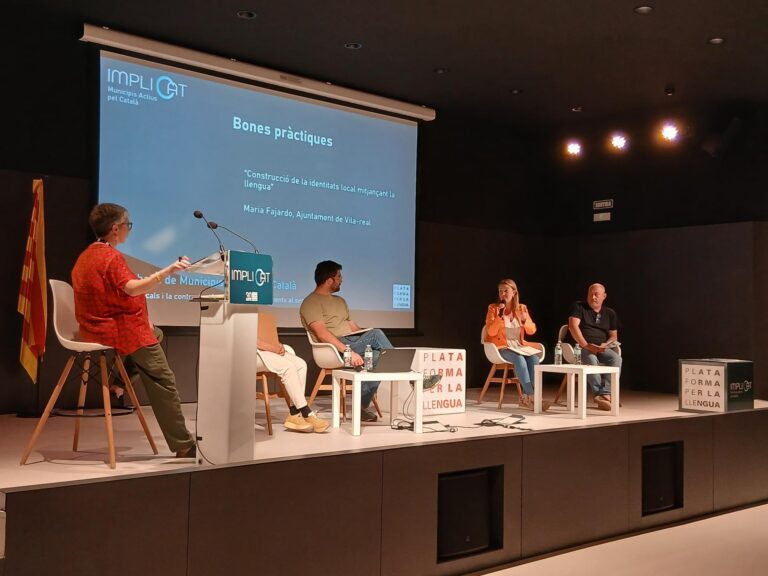 Fajardo destaca el compromís de Vila-real amb el valencià en la Trobada de municipis actius pel català