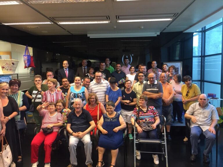 El Corte Inglés acull una exposició d'obres d’art realitzades pel Centre Ocupacional local