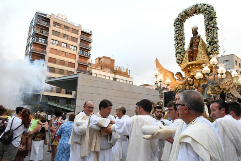 Vila-real venera la seua patrona en el dia que també premia el millor 'empedrao' de les festes