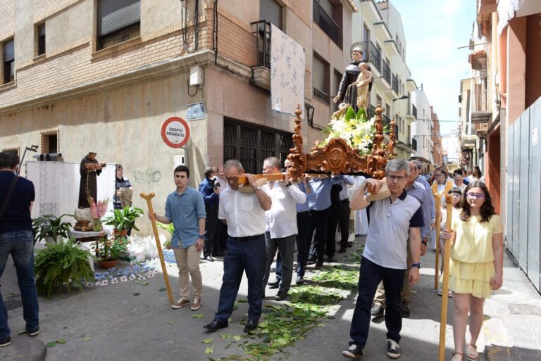 La Joventut Antoniana de Vila-real celebra el dia gran de l'associació