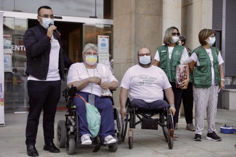 Acudim celebra la I Marxa solidària des de la seu fins a l’Ajuntament de Vila-real
