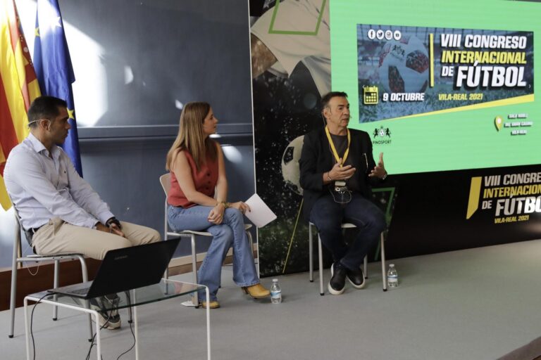 Vila-real celebra el VIII Congrés de Futbol amb la presència de Serralvo