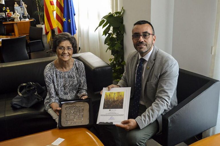 Benlloch rep a la ja exdirectora de la Consolació i li agraeix la seva tasca