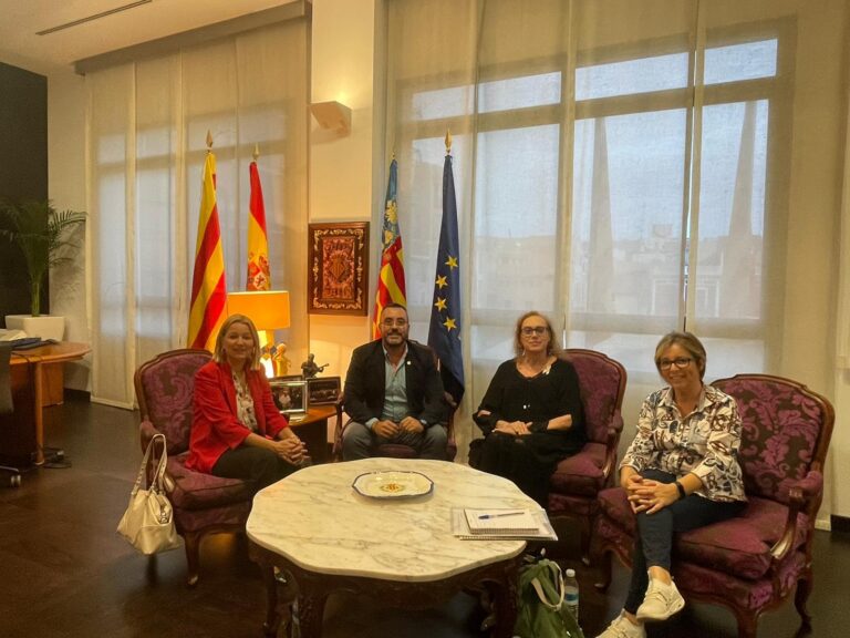 Benlloch destaca la llavor "d'inclusió" que fa l'assocació Afym LGTBI+ a Vila-real