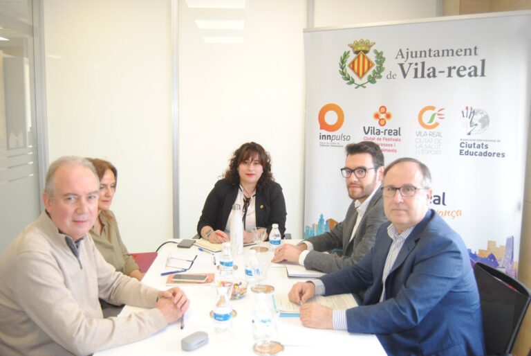 Vila-real aborda vies de col·laboració amb la direcció general de Transparència