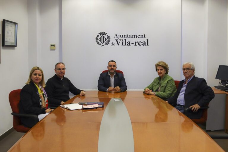 Benlloch avalua les necessitats de les persones davant de la crisi socioeconòmica