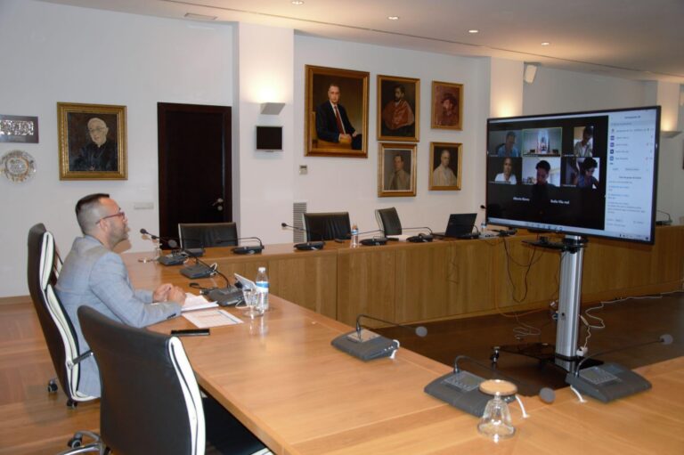 L’alcalde explica que «els empastres d’una etapa negra» bloquegen a la ciutat