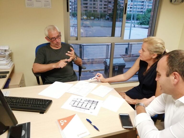 Cs urgeix a traure les places d'agents i oficials per a acabar amb el dèficit de la Policia Local