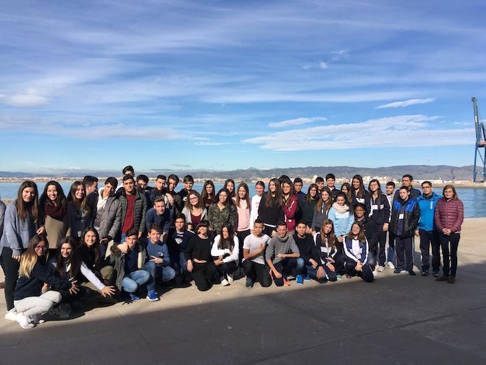 65 alumnes del col·legi Santa María visiten les instal·lacions del Port de Castelló 