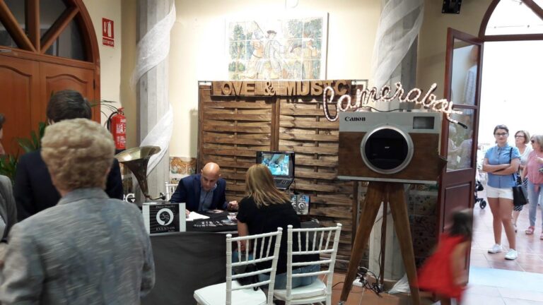 Les últimes tendències per a noces, esdeveniments i comunions se citen el cap de setmana en ’Save The Date'