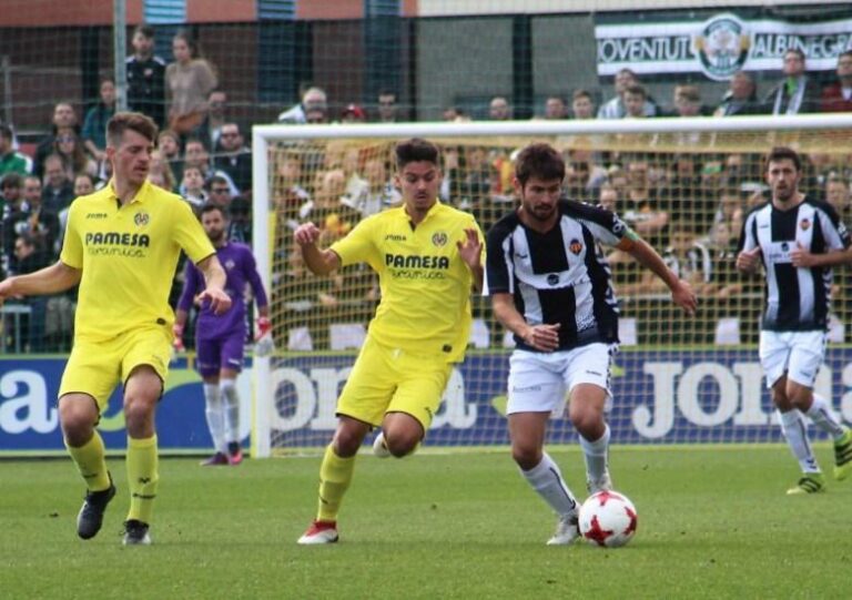 Un gol de Vujnovic en el minut 97 signa l'empat entre el Villarreal C i el Castelló