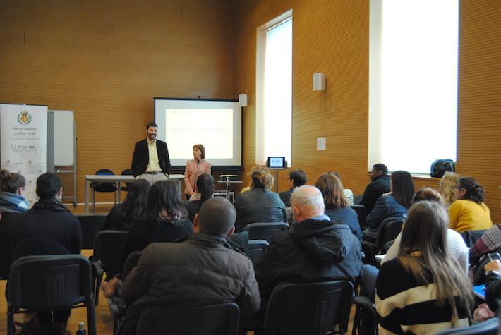 Serveis Socials acull la xarrada sobre ‘Nocions bàsiques de dret d’estrangeria’