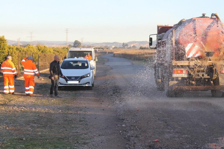 SPV avança en el pla de millora dels camins rurals amb l'asfaltat del vial de servei de l'AP7