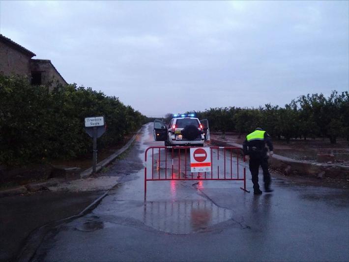 Les pluges obliguen a tancar els camins d’accés al Barranc de Ratils i al Riu Sec