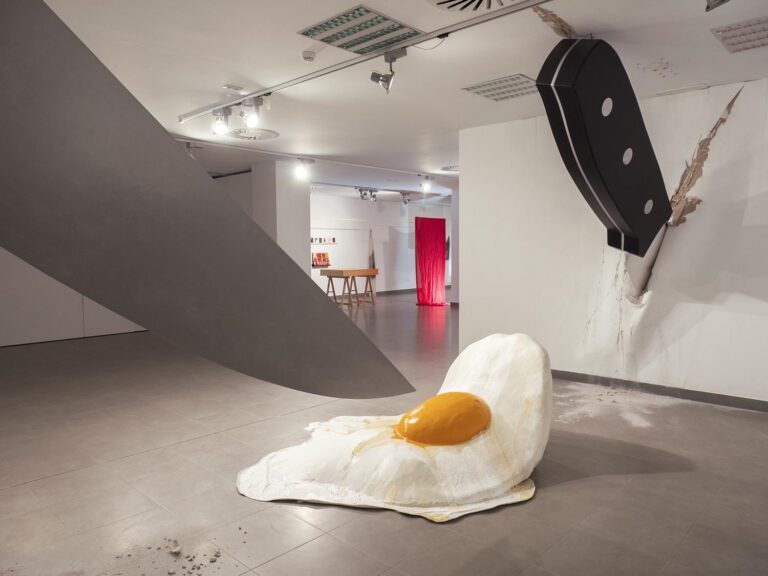 ‘Te quiero un huevo’, la innovadora i creativa intervenció per al TEST 2021 de l’artista Mario Mankey