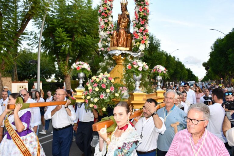 Vila-real acomiada les festes de la Mare de Déu de Gràcia amb la torna de la verge a l'ermita