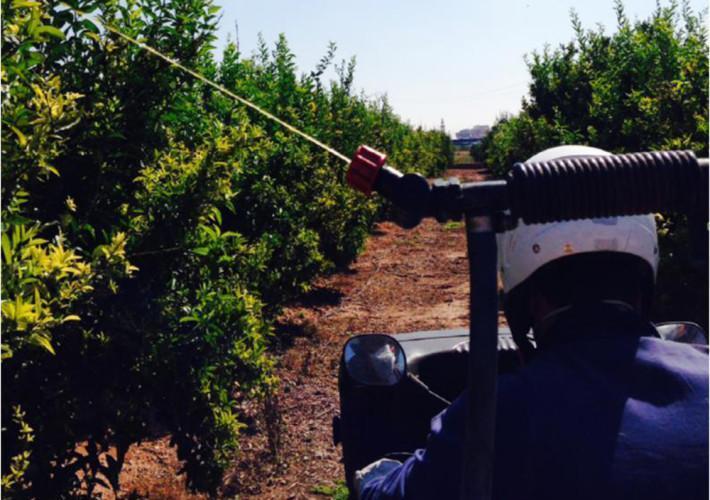 El sector agrícola ofereix els seus equips de polvorització per a desinfectar els carrers de Vila-real