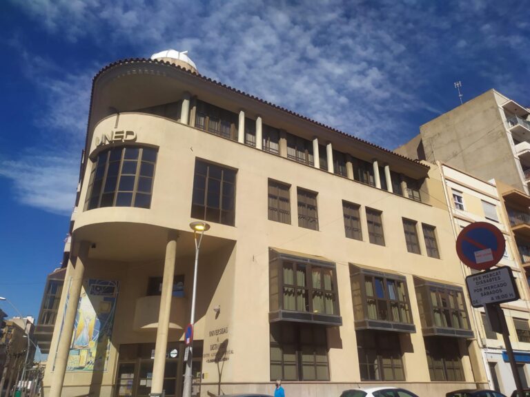 La UNED rep la conferència ‘8M: Ecofeminisme o barbàrie?’