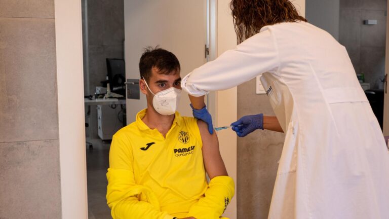 El punt mòbil de vacunació estarà dins de l’Estadi de la Ceràmica aprofitant el partit del Villarreal CF-Elche CF