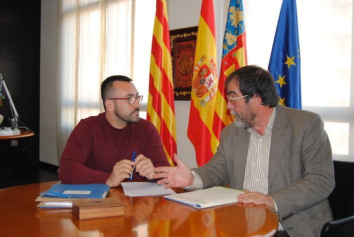 Benlloch es compromet a portar a Sanitat les peticions d’Alcer Castalia per crear un centre d'hemodiàlisi a La Plana